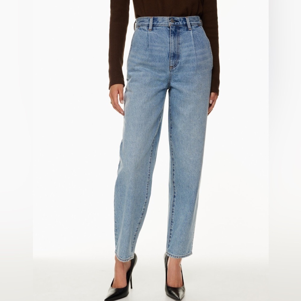Aritizia Denim Forum
The Luanne High Rise Tapered Jeans 30L High-waisted size 32